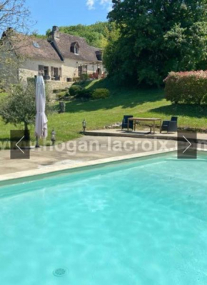 Domaine du Bonheur en Pierre avec Piscine, Proche Sarlat